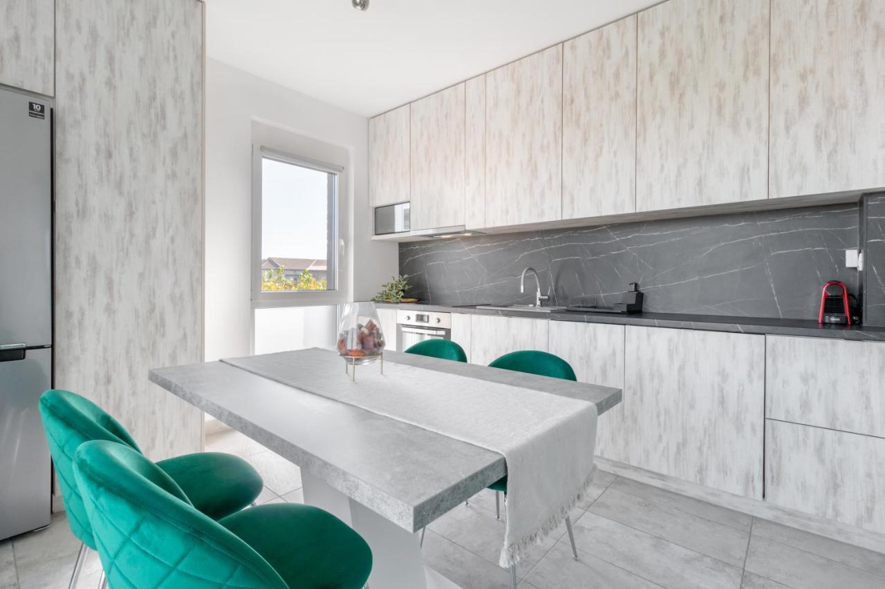 Vancouver Flat Oradea Exterior photo
