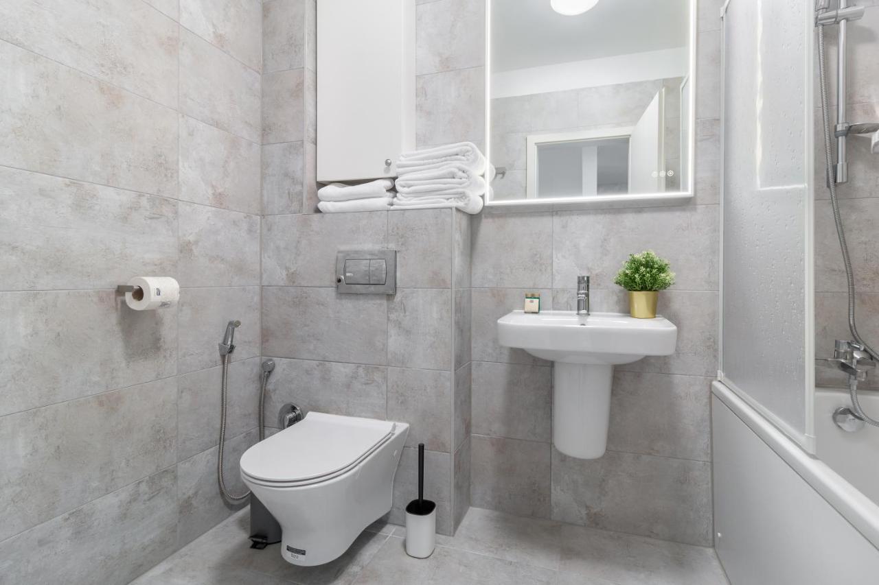 Vancouver Flat Oradea Exterior photo